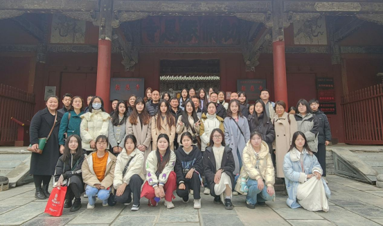 四川文化艺术学院与平武报恩寺举行实践实训基地授牌仪式325.png 四川文化艺术学院与平武报恩寺举行实践实训基地授牌仪式325.png